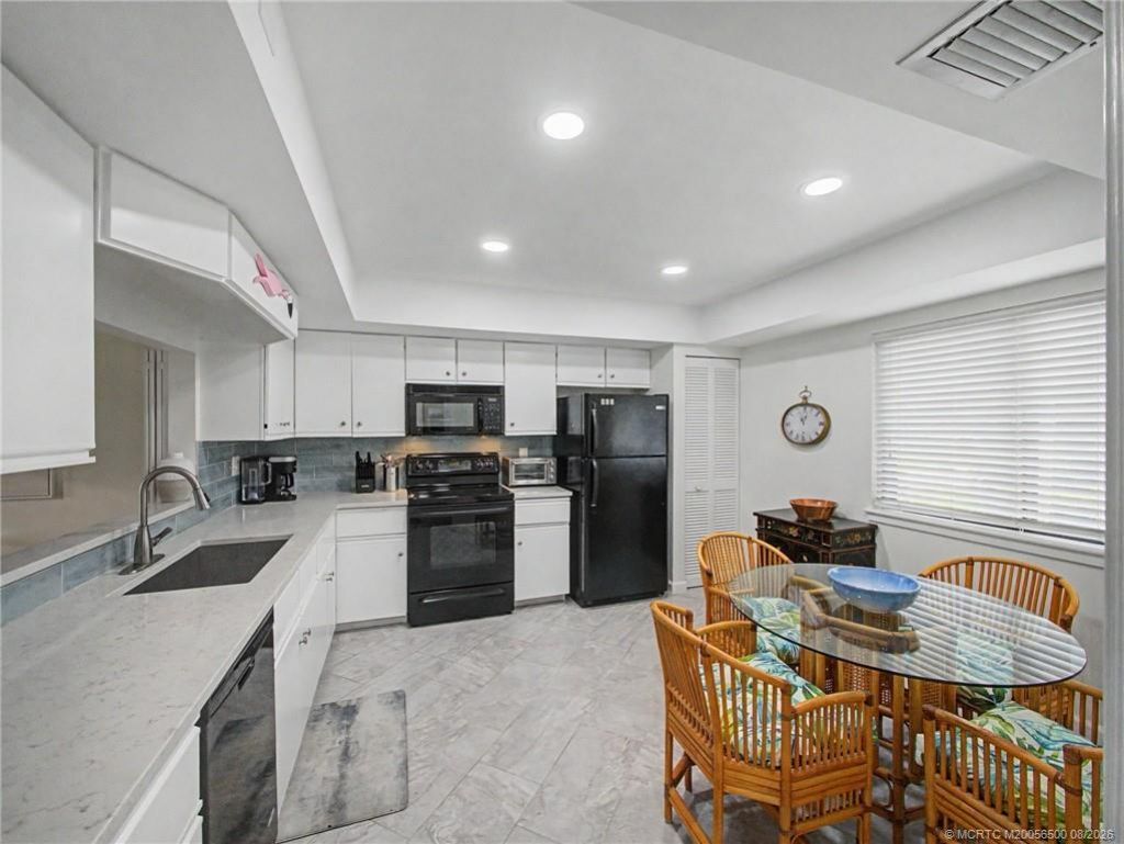 5132 SE Club Way, Unit 202, Stuart, FL 34997 Photo