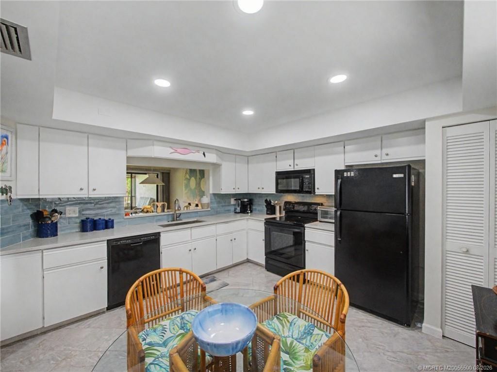 5132 SE Club Way, Unit 202, Stuart, FL 34997 Photo