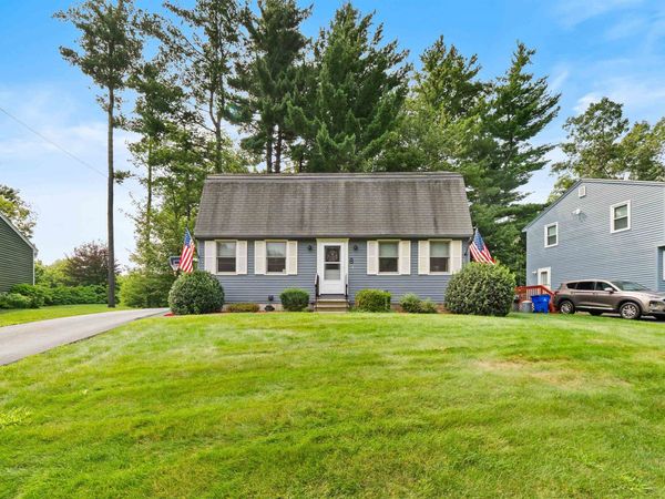 8 St Andrews Circle, Unit 4, Nashua, NH 03062