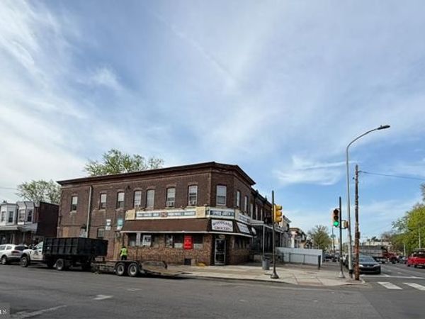 6700 WOODLAND AVENUE , PHILADELPHIA, PA 19142