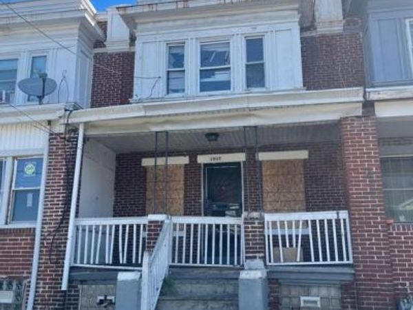 1037 MCDOWELL AVENUE , CHESTER, PA 19013