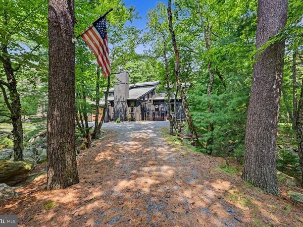 44 S CHESTNUT STREET , LAKE HARMONY, PA 18624