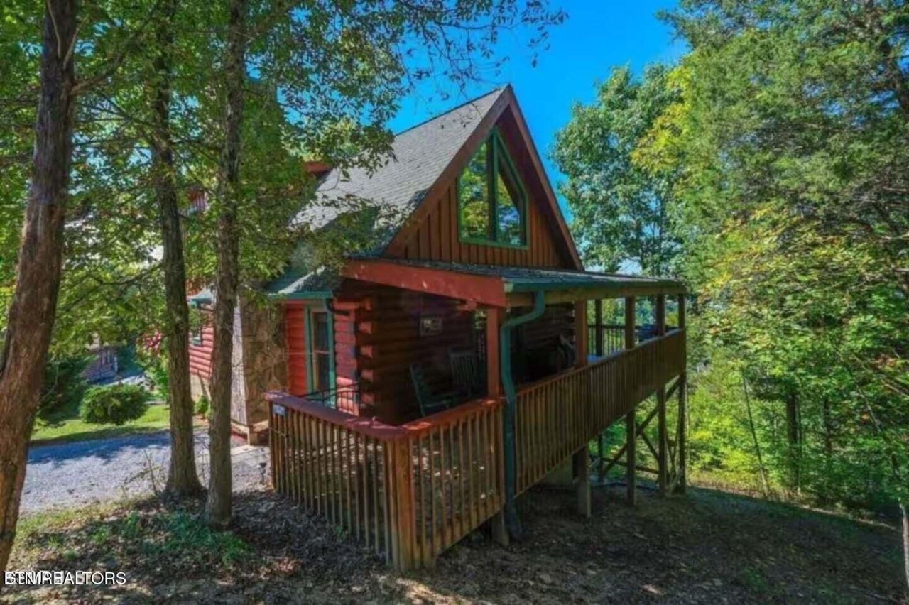 929 Buck Way , Sevierville, TN 37876 Main Photo