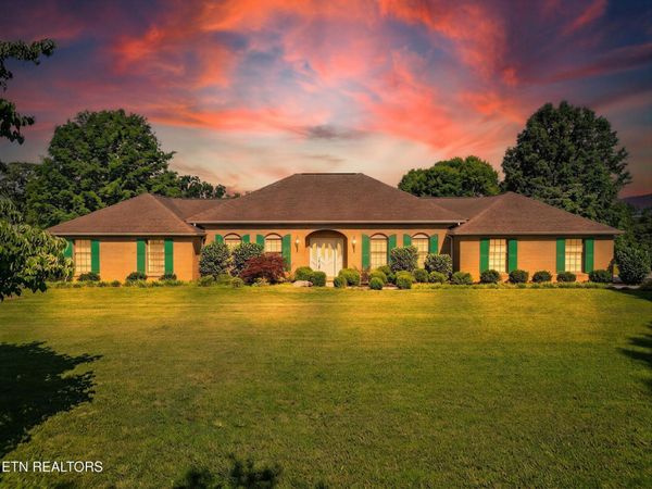 377 Thomas Loop Rd , Sevierville, TN 37876