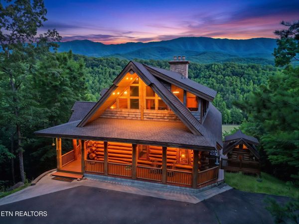 213 Matterhorn Drive , Gatlinburg, TN 37738