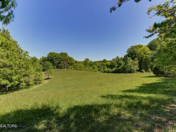16 Thomas Cross Rd , Sevierville, TN 37876