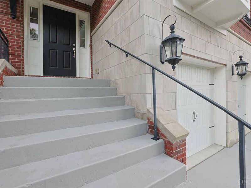 5349 Grand Vista Court, Cincinnati, OH 45227 Photo 3