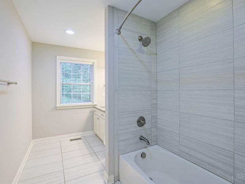 5349 Grand Vista Court, Cincinnati, OH 45227 Photo 38
