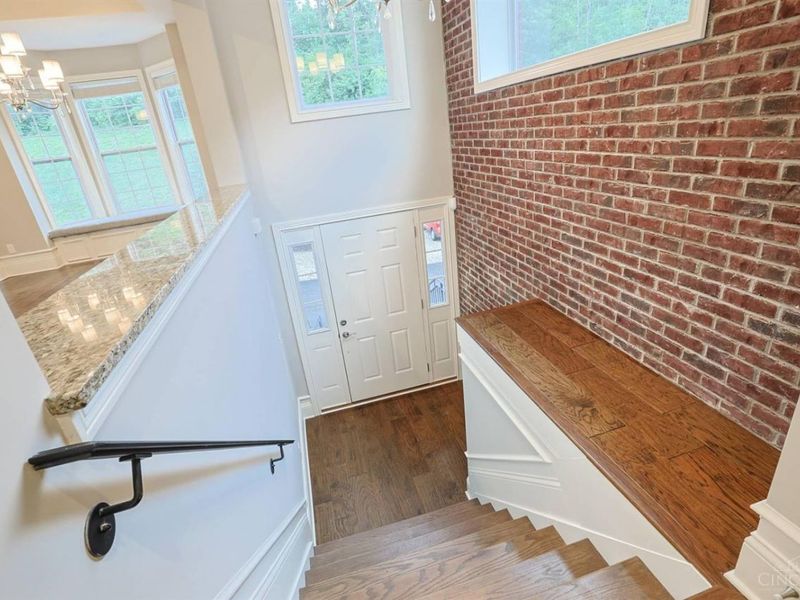 5349 Grand Vista Court, Cincinnati, OH 45227 Photo 4