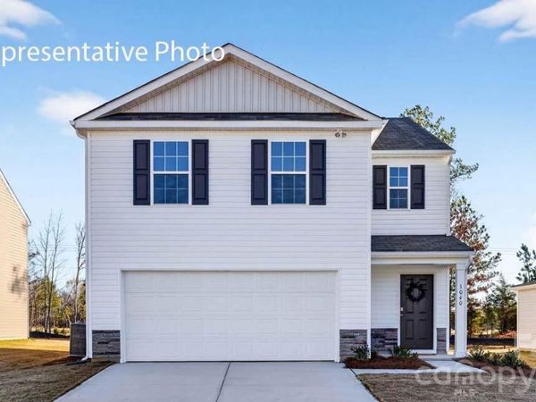 2121 10th Street SE, Hickory, NC 28602