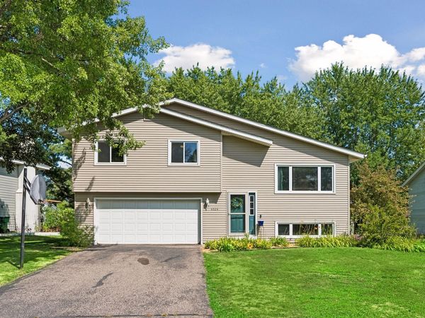 4524 Morningside Avenue, Vadnais Heights, MN 55127