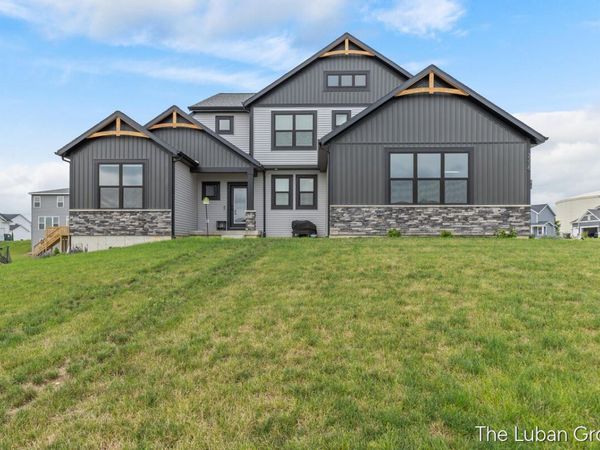 3338 Eagle Peak Drive, Jenison, MI 49428