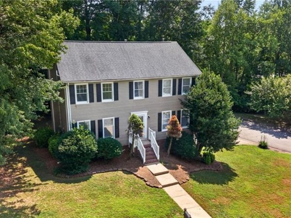 4700 Pine Hollow Lane, Greensboro, NC 27410