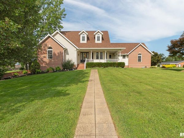 1800 WREN Drive, Marion, IL 62959