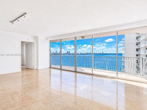 7601 E Treasure Dr , Unit 1924, North Bay Village, FL 33141