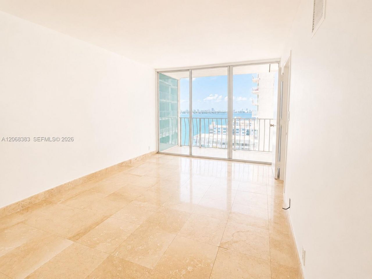 7601 E Treasure Dr , Unit 1924, North Bay Village, FL 33141 Photo