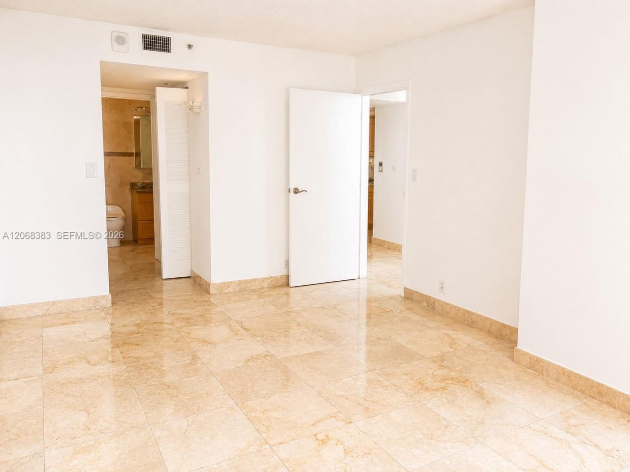7601 E Treasure Dr , Unit 1924, North Bay Village, FL 33141 Photo