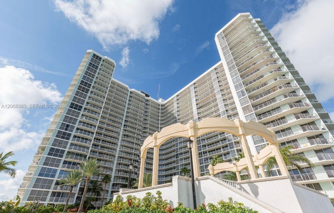 7601 E Treasure Dr , Unit 1924, North Bay Village, FL 33141 Photo