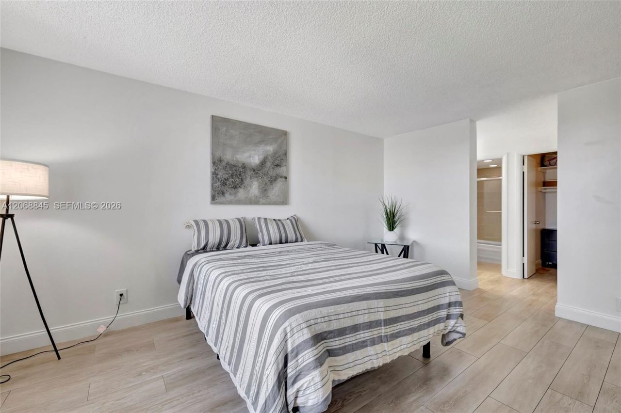 3015 N Ocean Blvd , Unit 6A, Fort Lauderdale, FL 33308 Photo