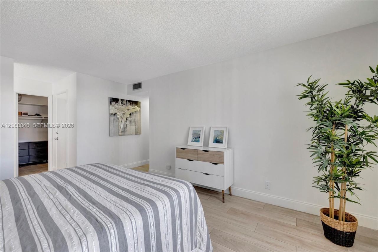 3015 N Ocean Blvd , Unit 6A, Fort Lauderdale, FL 33308 Photo