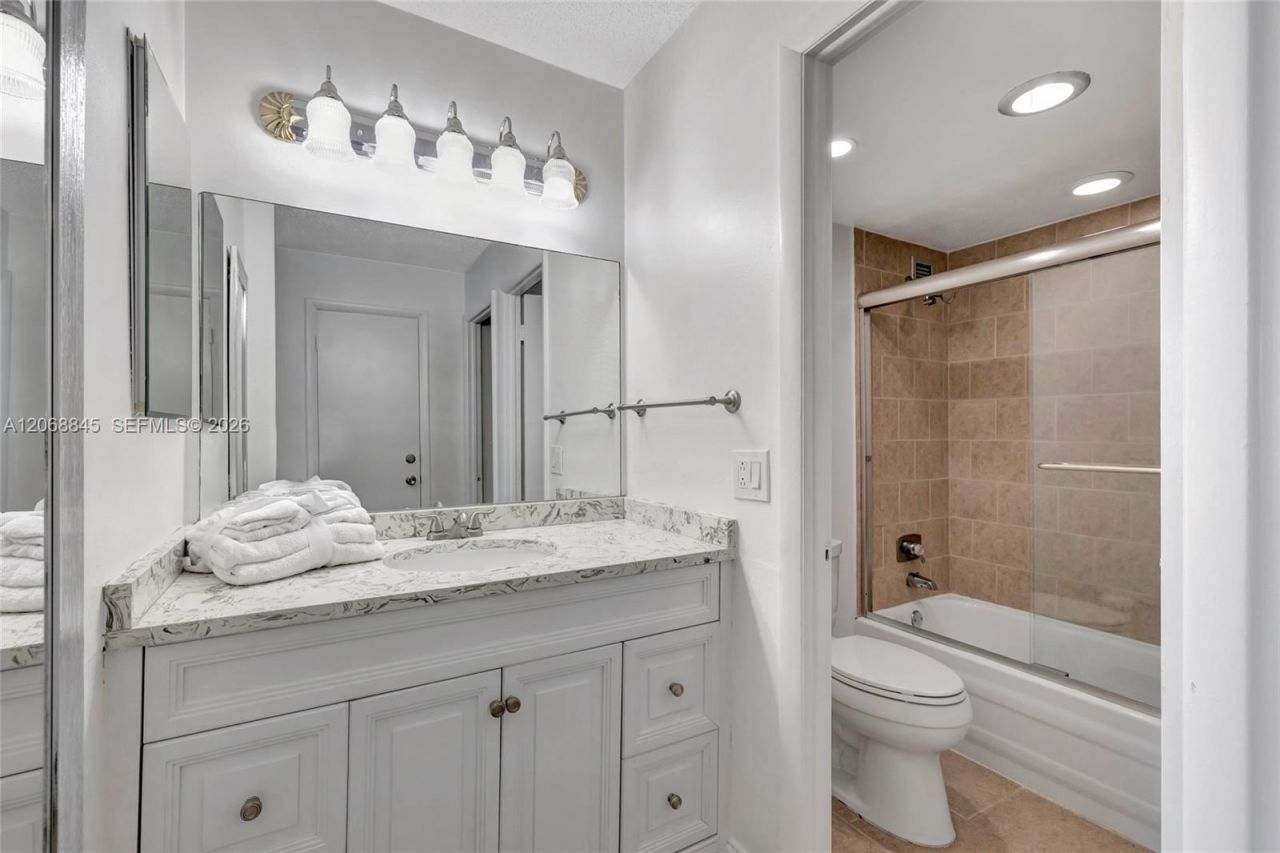 3015 N Ocean Blvd , Unit 6A, Fort Lauderdale, FL 33308 Photo