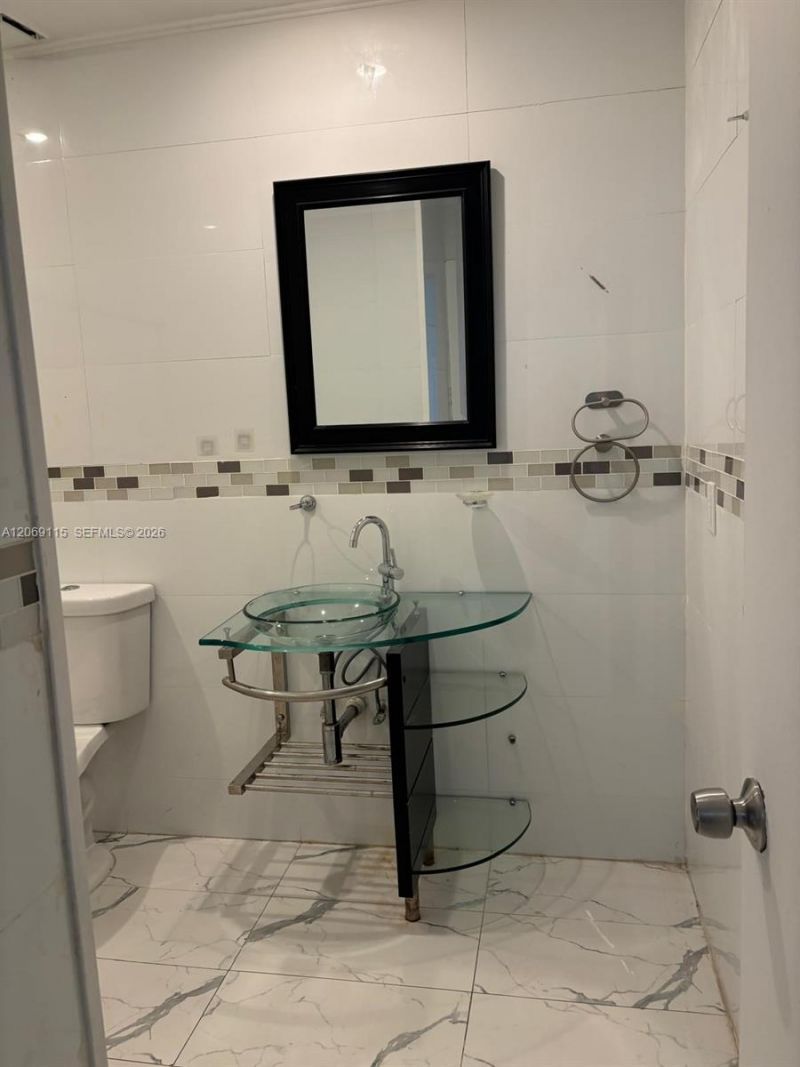 18344 NW 68th Ave, Unit G, Hialeah, FL 33015 Photo