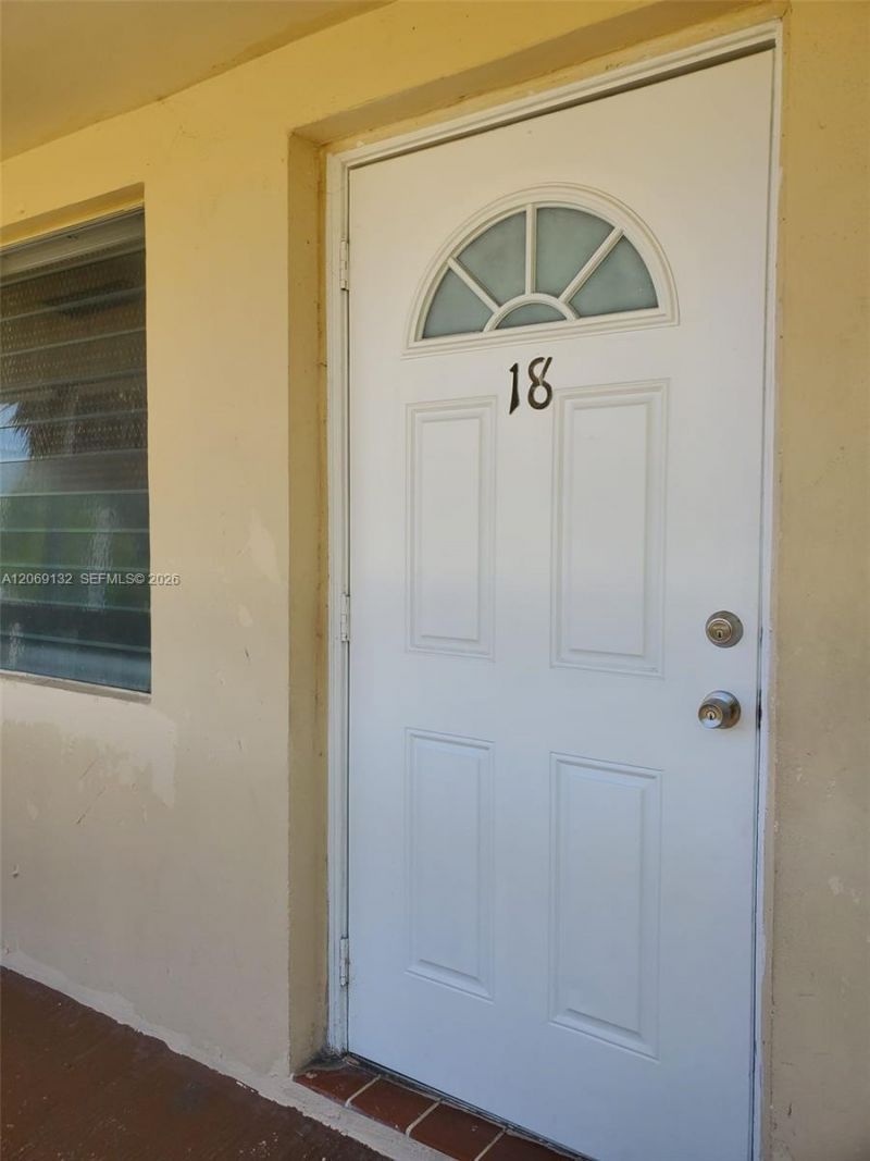 280 SW 11th Ave , Unit 18, Hallandale Beach, FL 33009 Photo