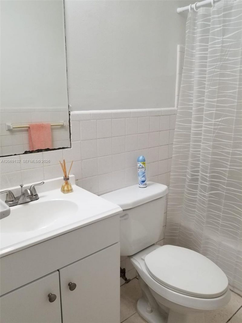 280 SW 11th Ave , Unit 18, Hallandale Beach, FL 33009 Photo