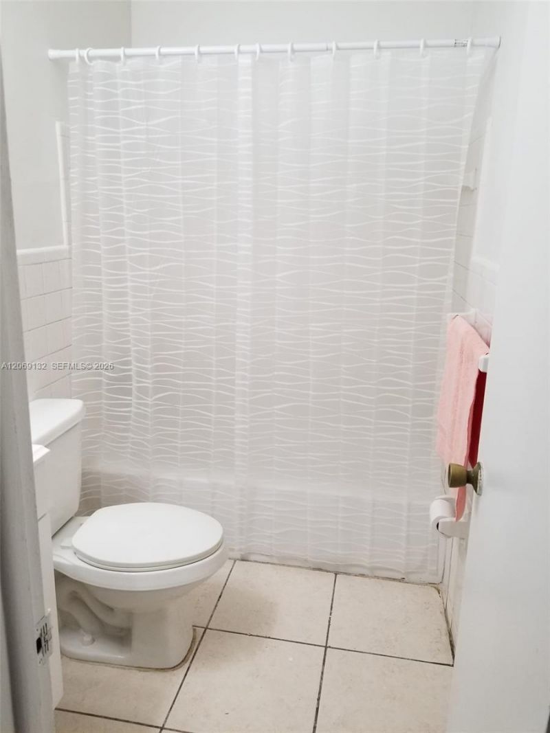 280 SW 11th Ave , Unit 18, Hallandale Beach, FL 33009 Photo