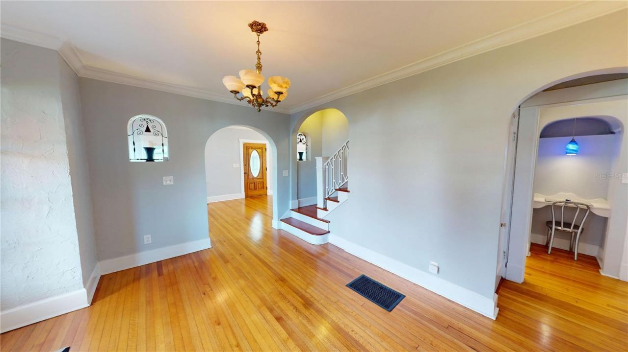 120 Park Street N, Saint Petersburg, FL 33710 Photo