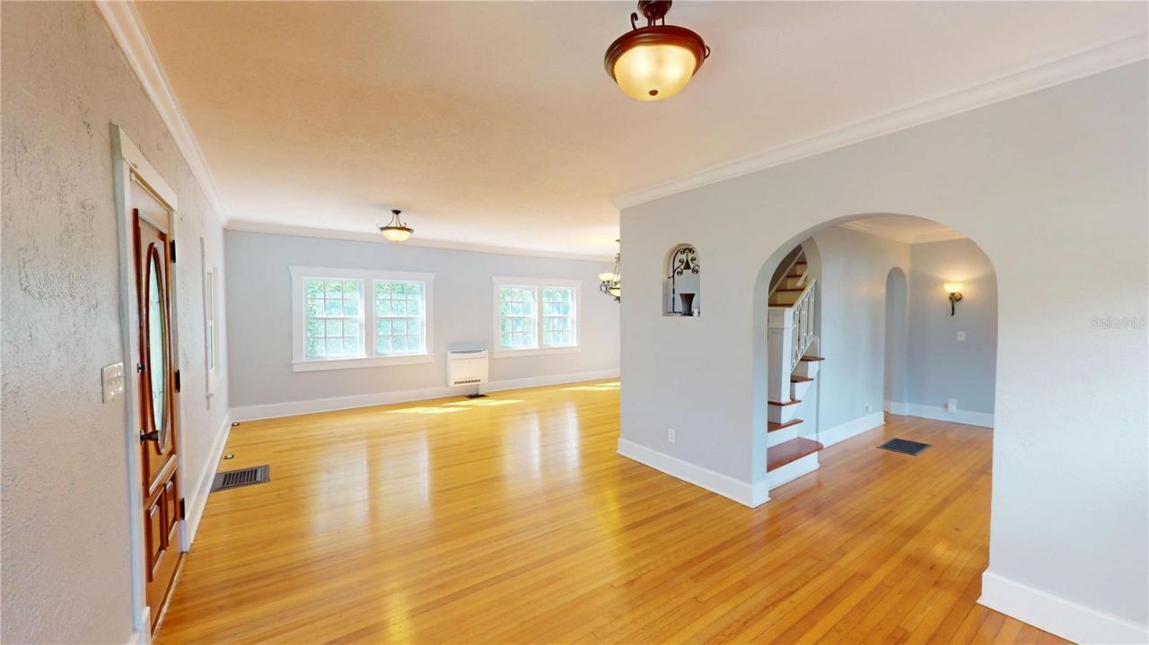120 Park Street N, Saint Petersburg, FL 33710 Photo