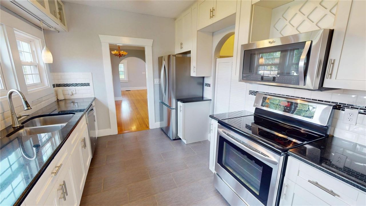 120 Park Street N, Saint Petersburg, FL 33710 Photo