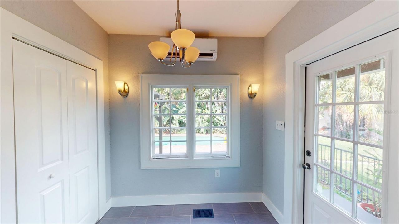 120 Park Street N, Saint Petersburg, FL 33710 Photo