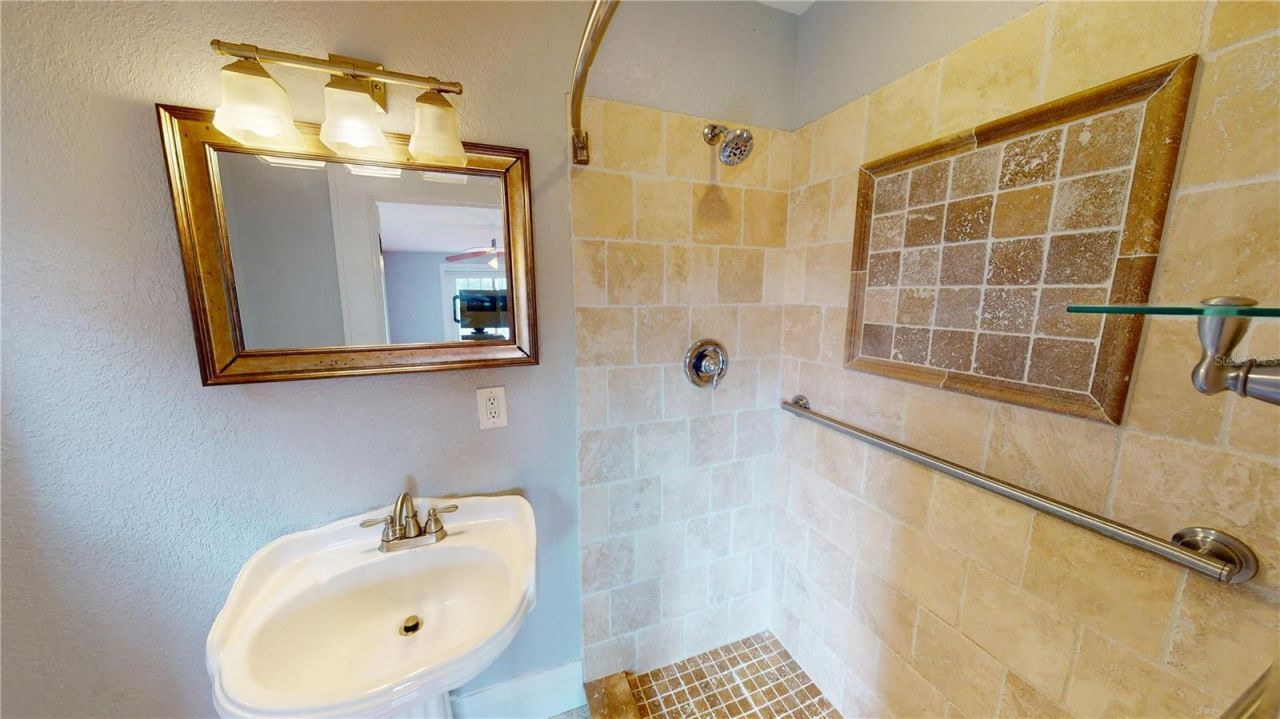 120 Park Street N, Saint Petersburg, FL 33710 Photo