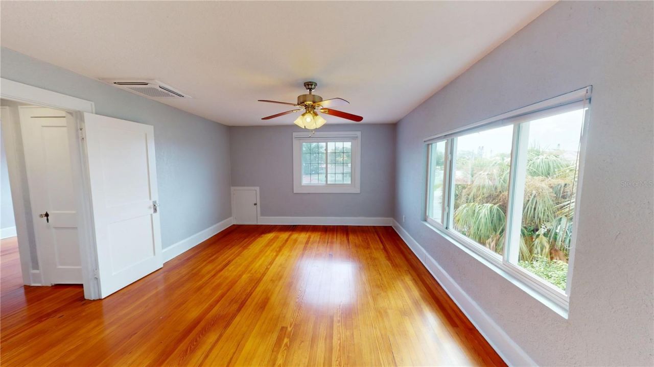 120 Park Street N, Saint Petersburg, FL 33710 Photo