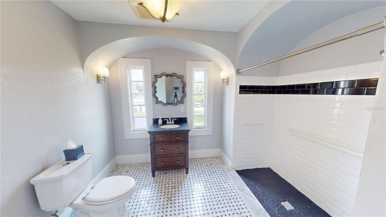 120 Park Street N, Saint Petersburg, FL 33710 Photo