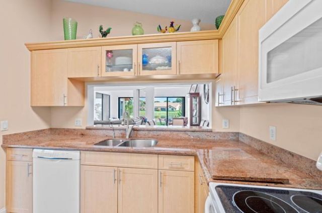 8486 Heather Place, Boynton Beach, FL 33472 Photo