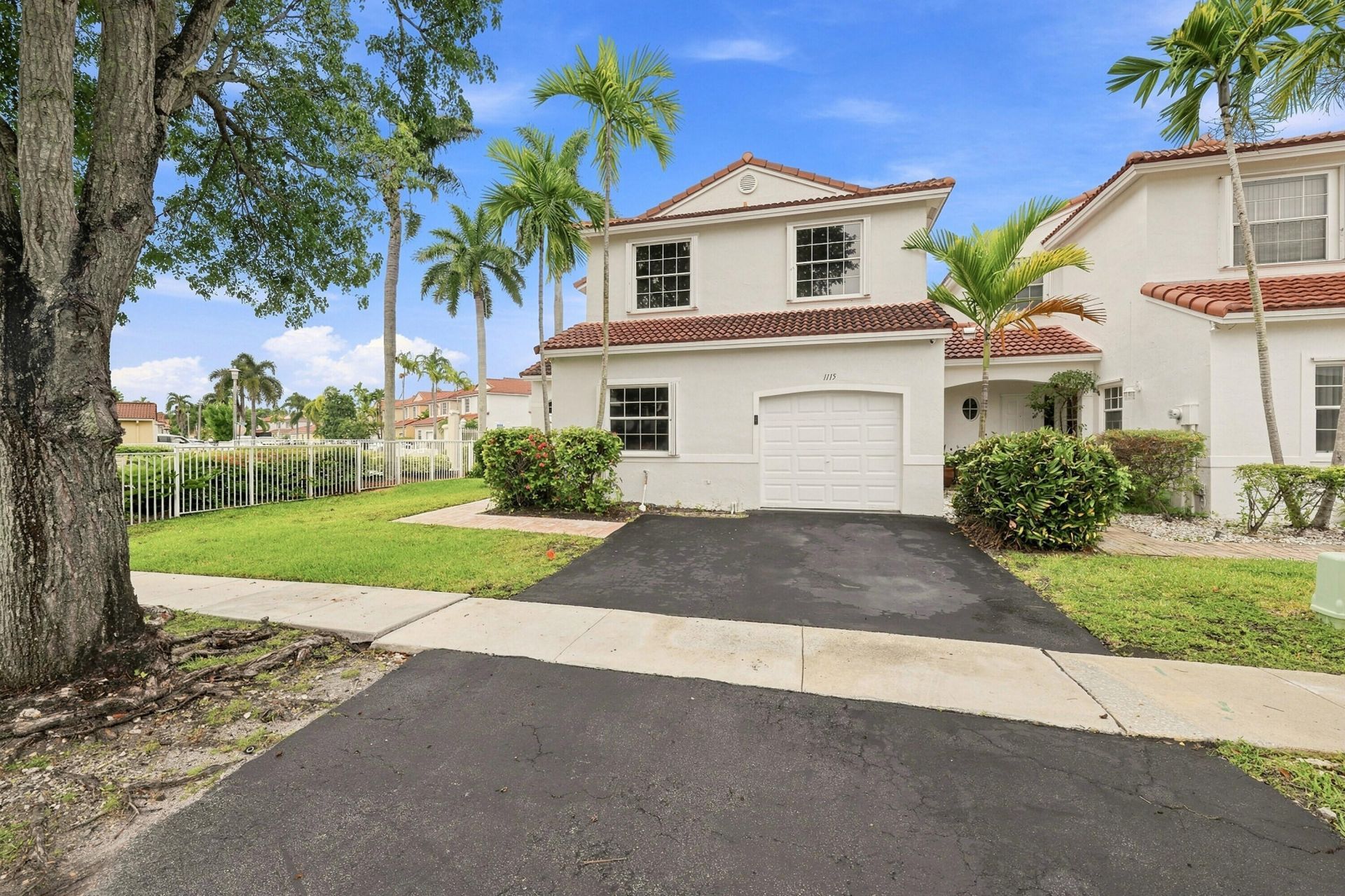 1115 SW 180th Terrace, Pembroke Pines, FL 33029 Photo