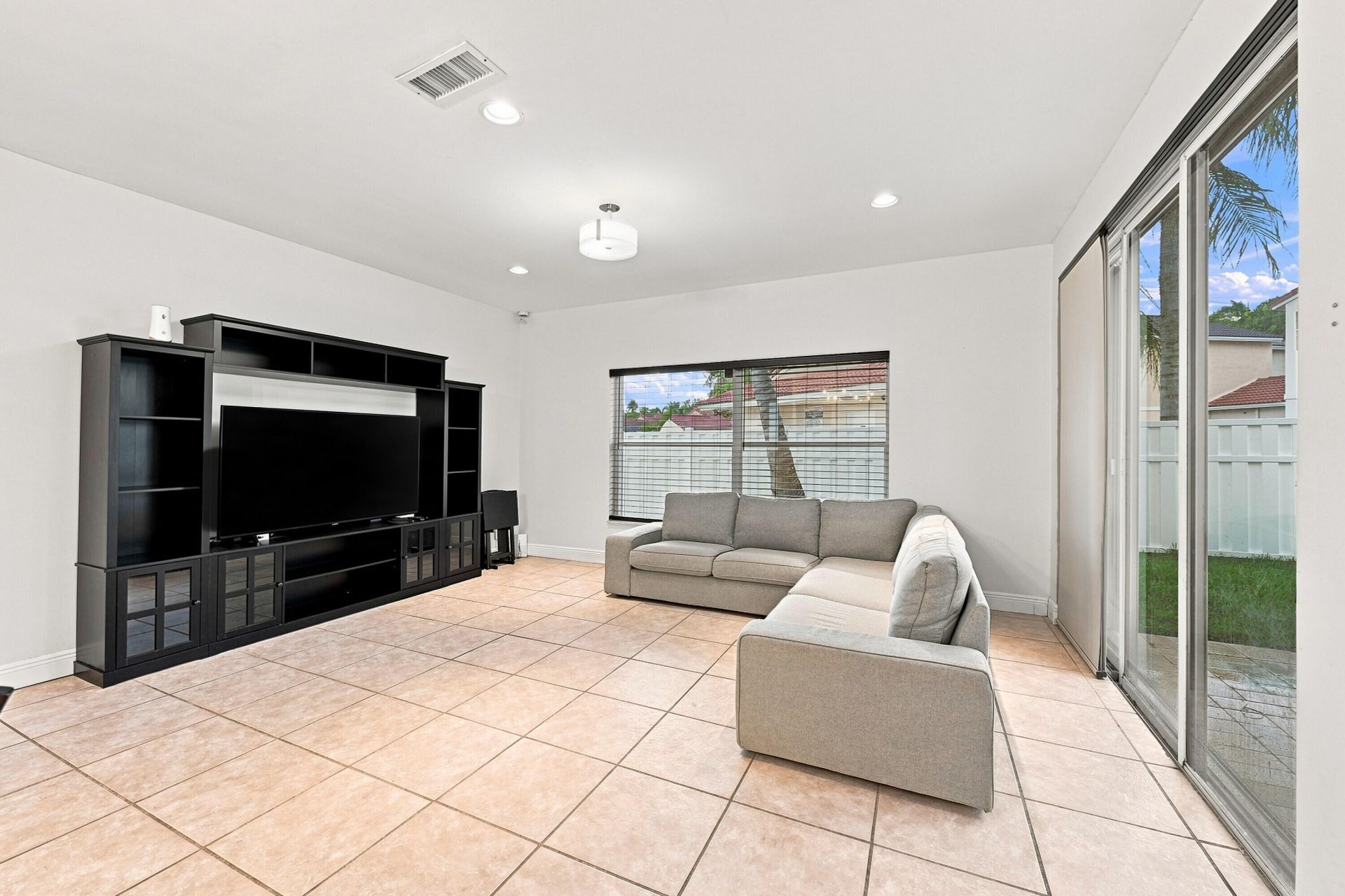 1115 SW 180th Terrace, Pembroke Pines, FL 33029 Photo
