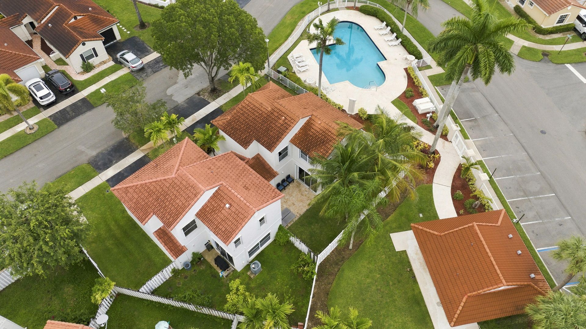 1115 SW 180th Terrace, Pembroke Pines, FL 33029 Photo
