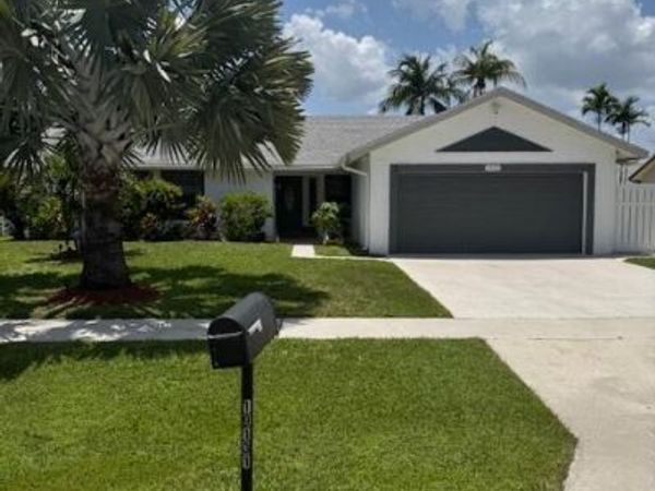 19131 Fairlawn Way, Boca Raton, FL 33434