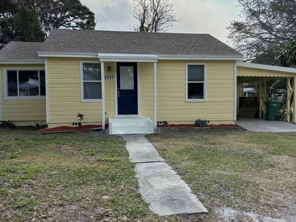 1717 LINWOOD Avenue, Fort Pierce, FL 34982