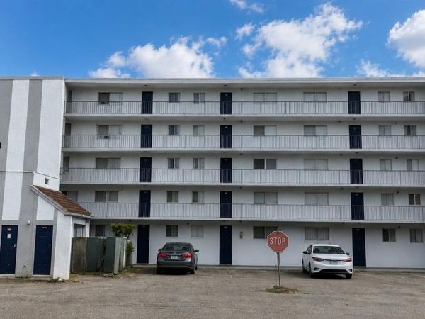 8710 N Sherman Circle, Unit 201, Miramar, FL 33025