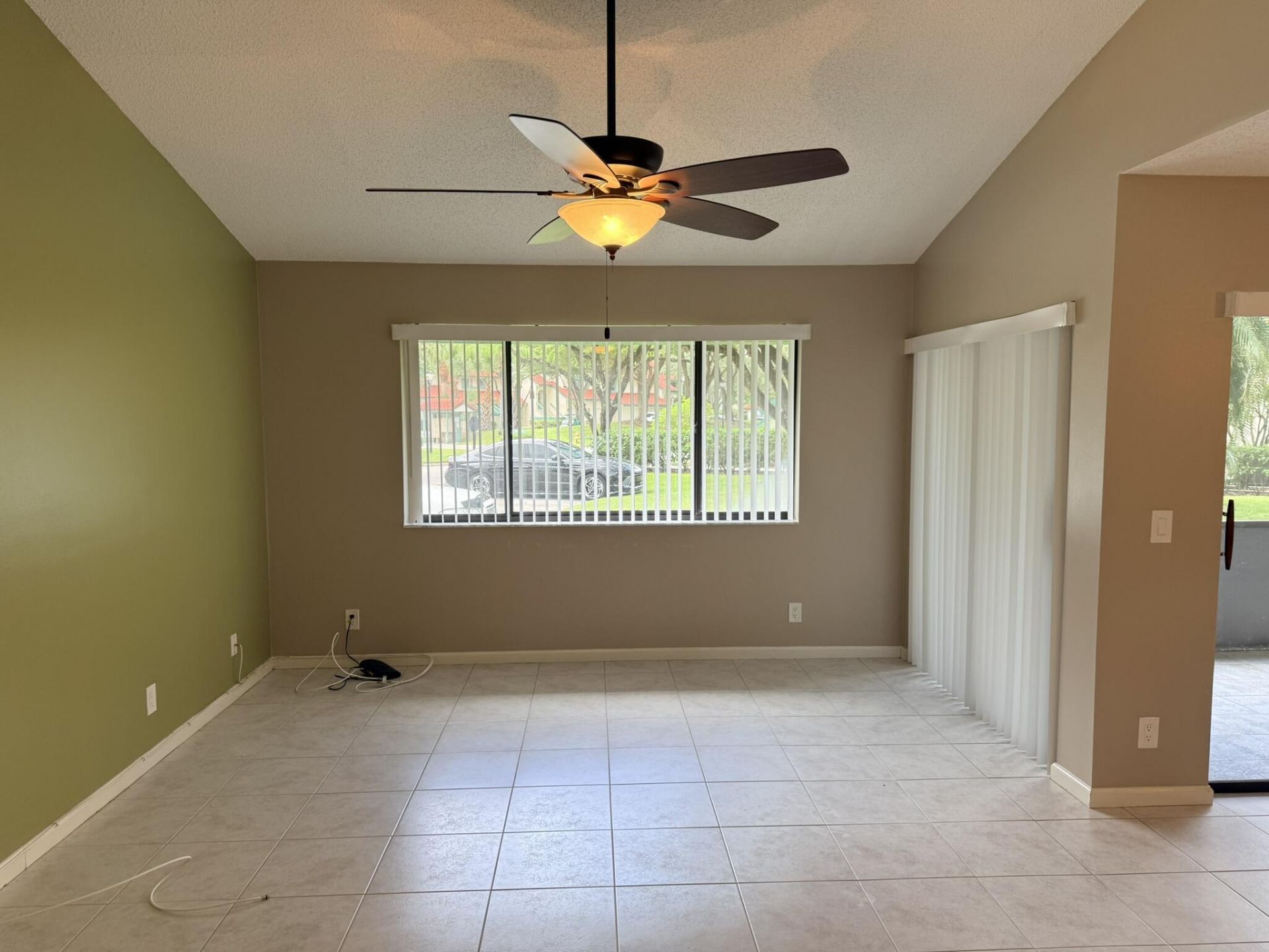 24 Lexington Lane W, Unit A, Palm Beach Gardens, FL 33418 Photo