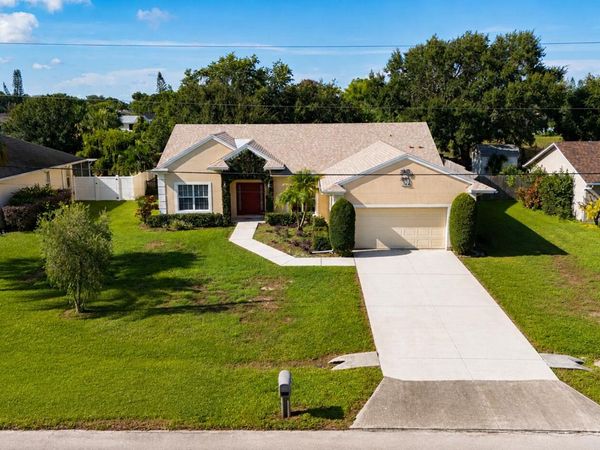 610 SW COLLEGE PARK Road, Port St. Lucie, FL 34953