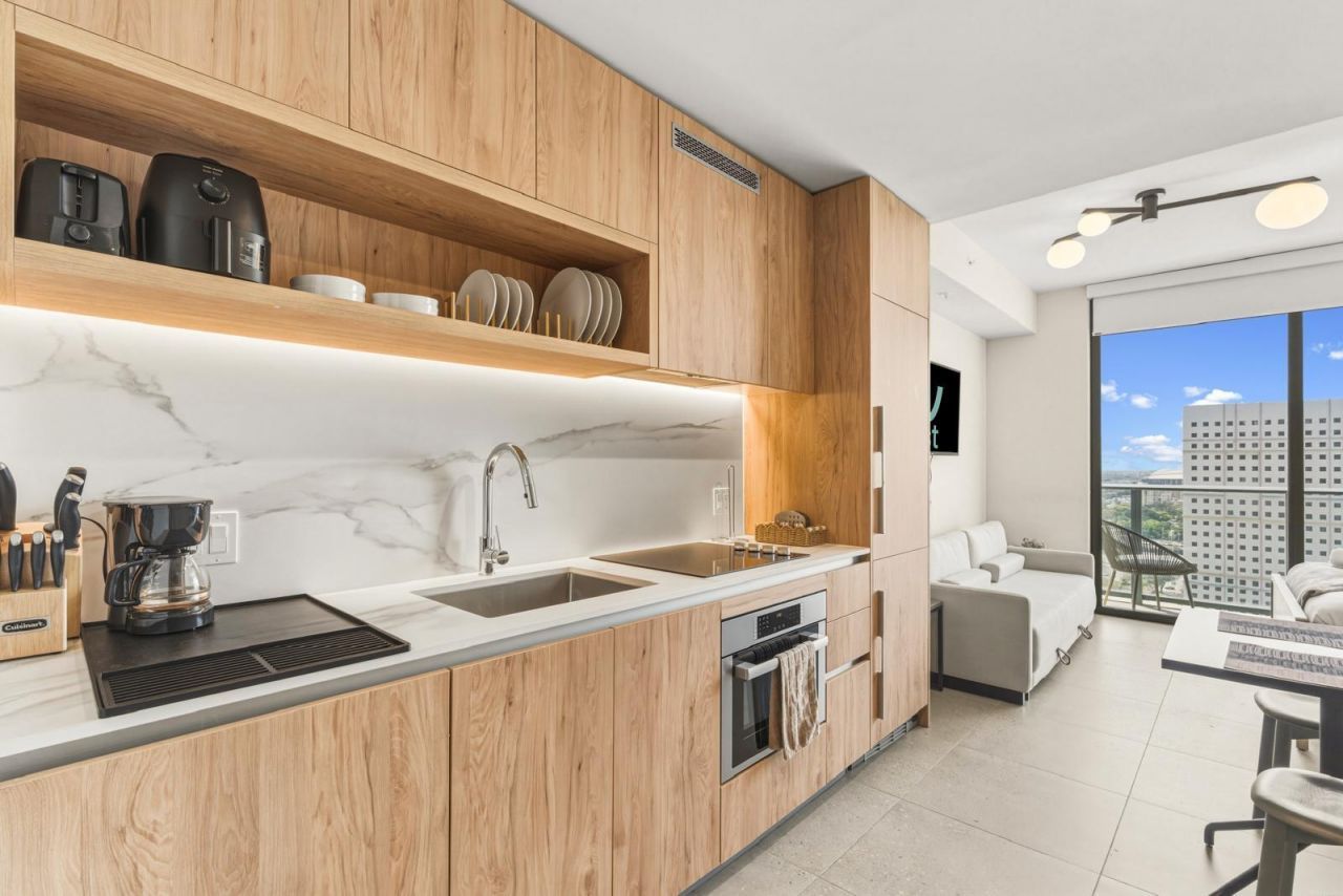 11 NE 6th Street, Unit 2215, Miami, FL 33132 Photo