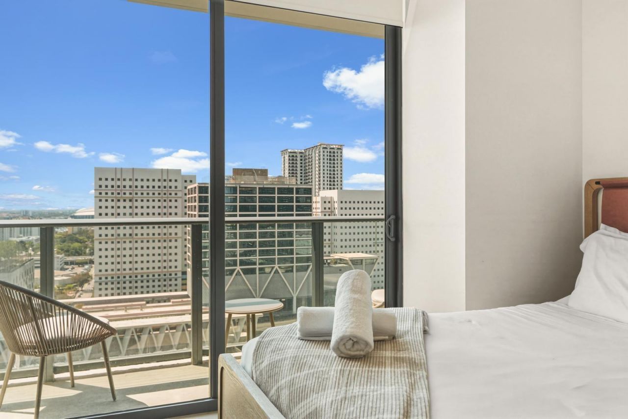 11 NE 6th Street, Unit 2215, Miami, FL 33132 Photo