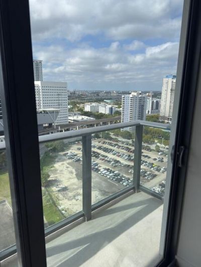 11 NE 6th Street, Unit 2215, Miami, FL 33132 Photo