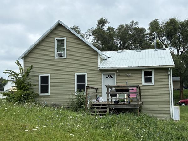 101 5th Street , Sherrard, IL 61281