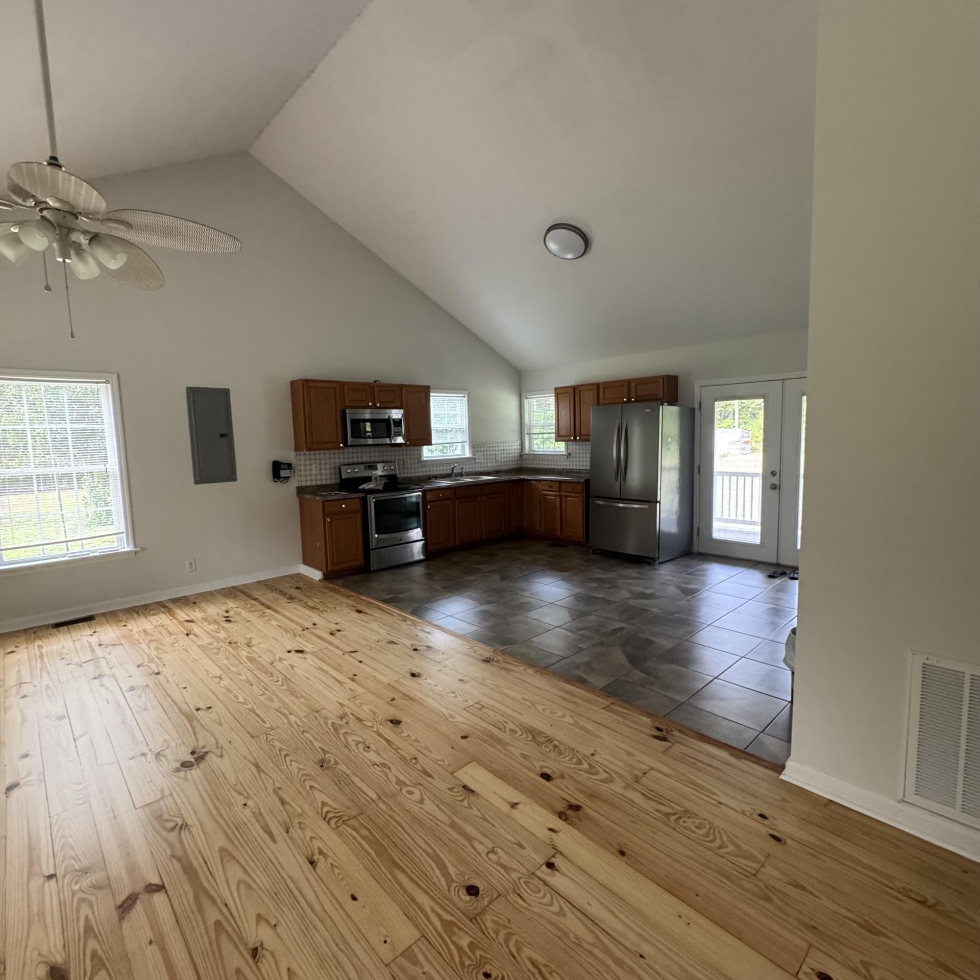 2014 Winding Creek Road Photo 6